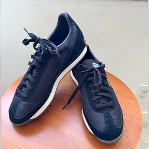 Puma Black Sneakers Sleek Retro Style, Size 10